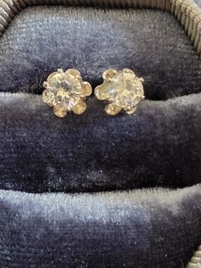 14k Glass White Gold Stud Earrings (Vintage)